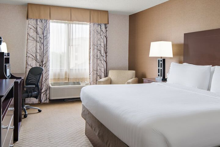 Holiday Inn Express Grove City by IHG