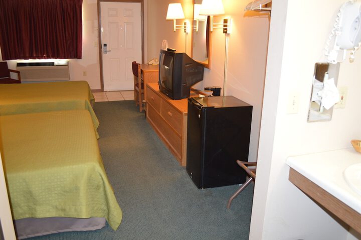 Room 34 of 40