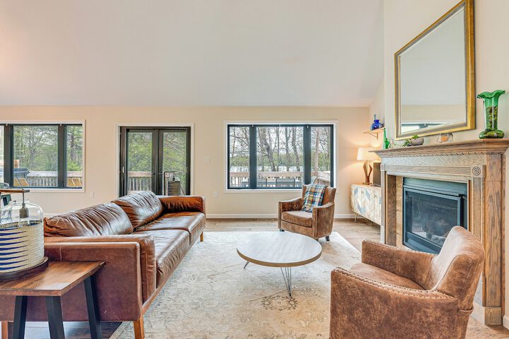 Lakefront Long Pond Home w / Wraparound Deck!