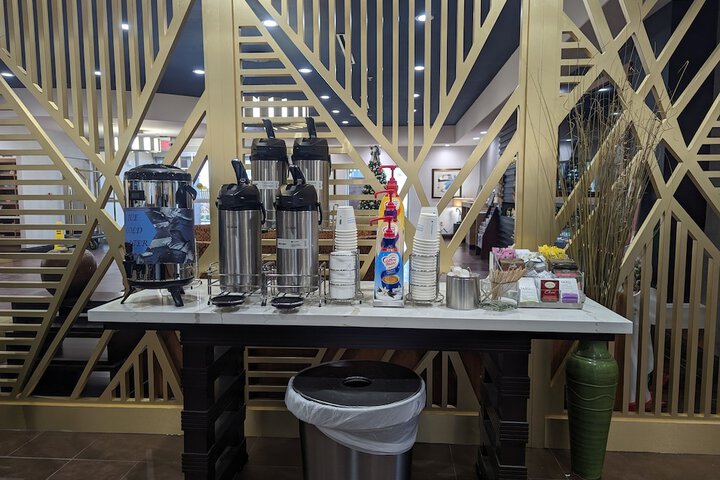 Breakfast/Coffee Service 60 of 72
