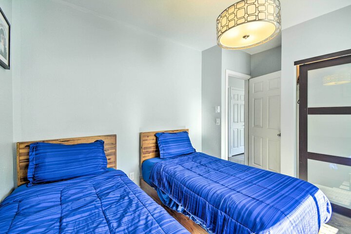 Lakefront Bremerton Vacation Rental w / Deck!
