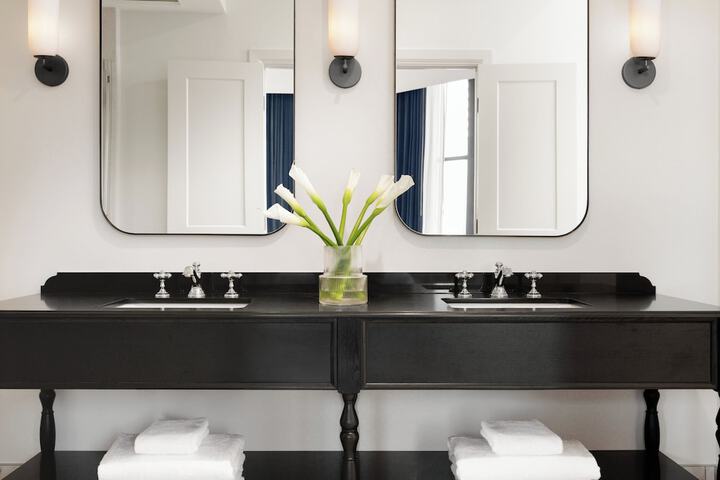 Kimpton Hotel Monaco Baltimore Inner Harbor by IHG