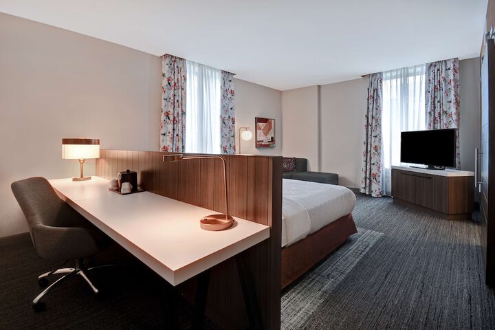 Room 33 of 50