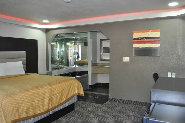 Room 3 of 8