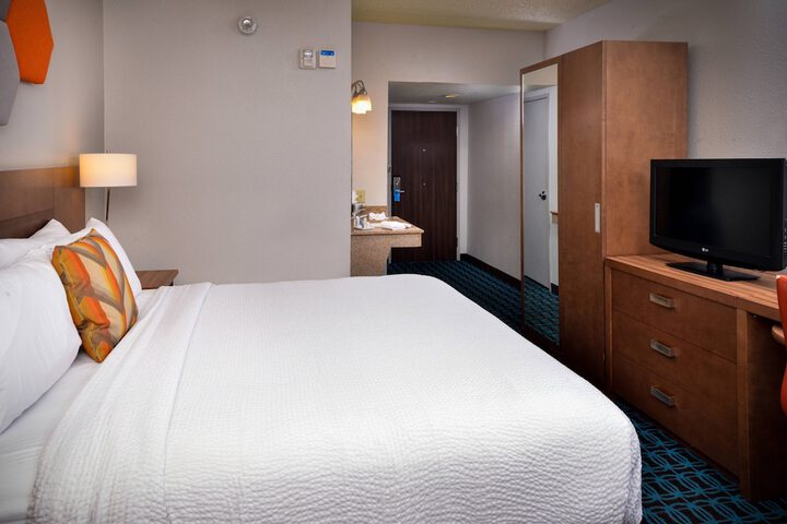 Room 18 of 32
