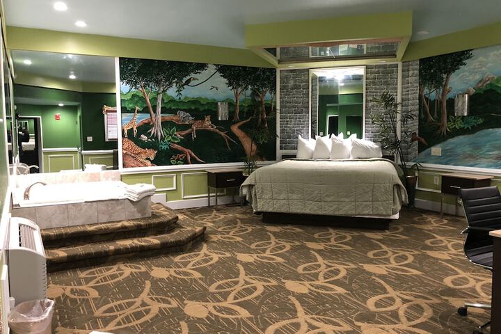 Room 40 of 73