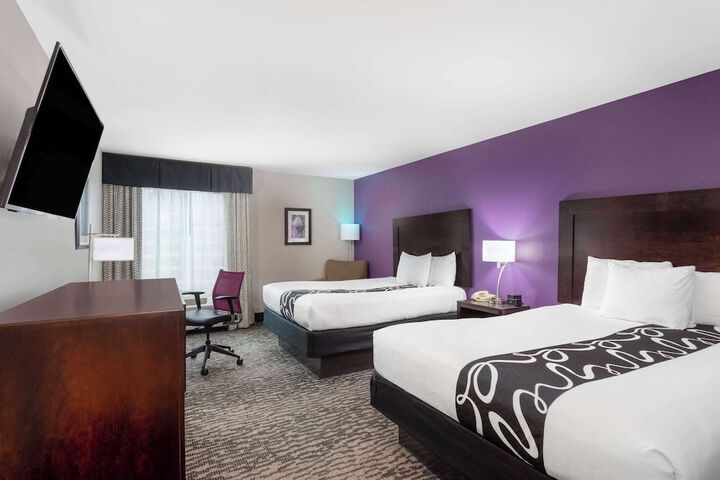 Room 32 of 49