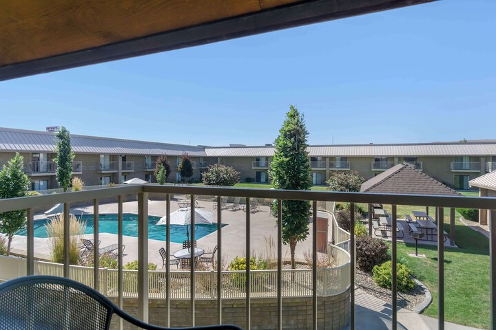 Best Western Plus Ahtanum Inn