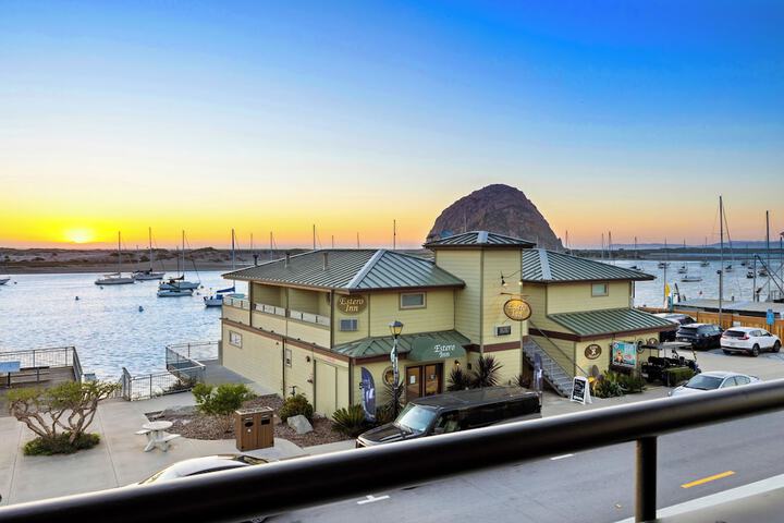 456 Embarcadero Inn & Suites