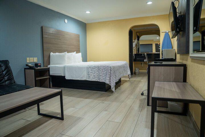 Room 21 of 31