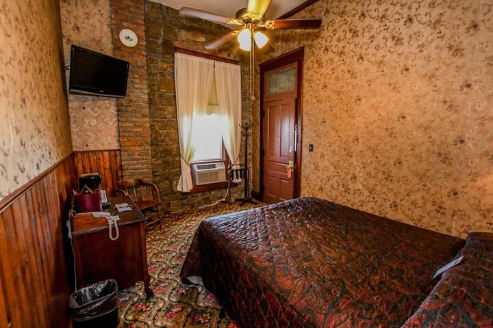 Irma Hotel