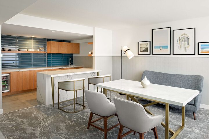 Room 21 of 105