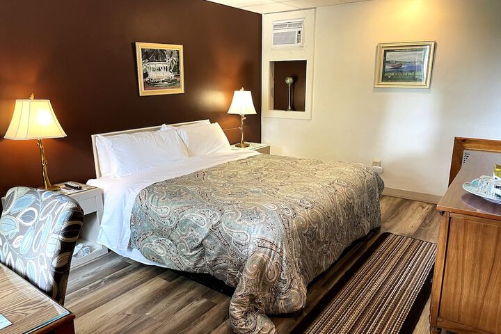 Room 16 of 44