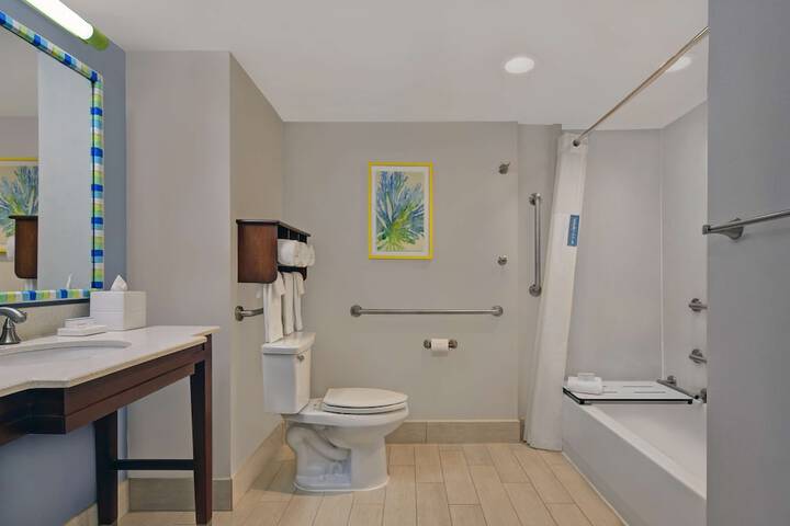 Room 40 of 84