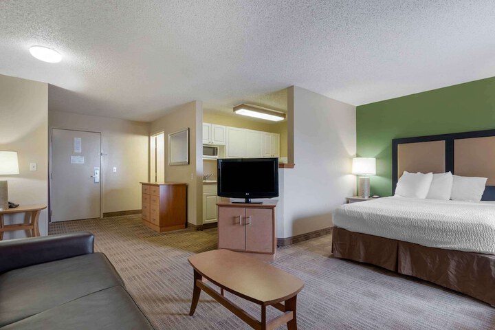 Room 14 of 25