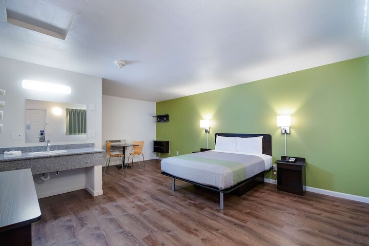Motel 6 Burlington WA