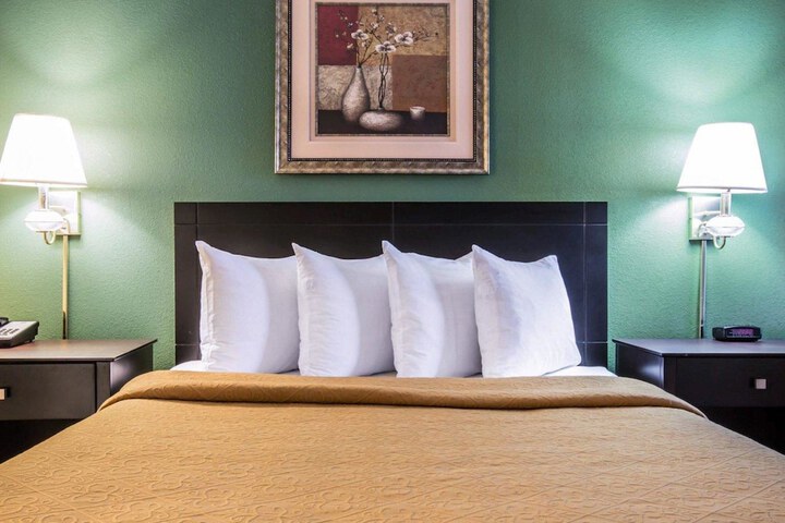 Room 15 of 20