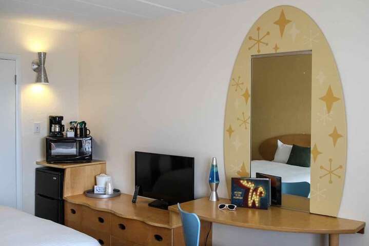 Starlux Hotel