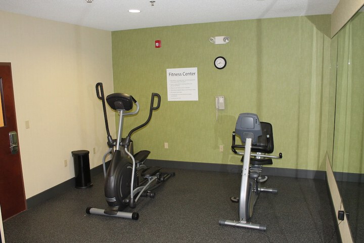 Holiday Inn Express & Suites Starkville by IHG