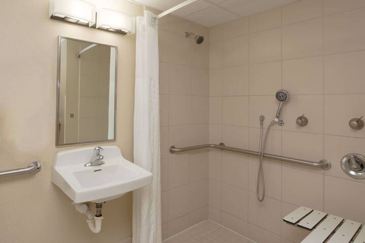 Room 8 of 19