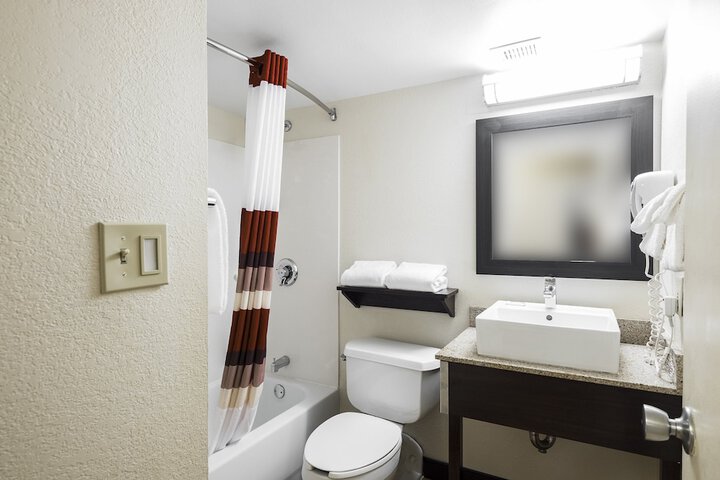 Room 21 of 33