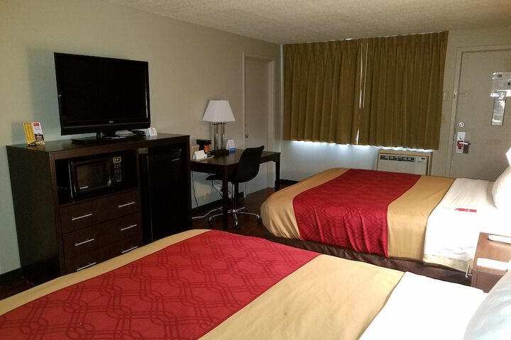 Room 7 of 33