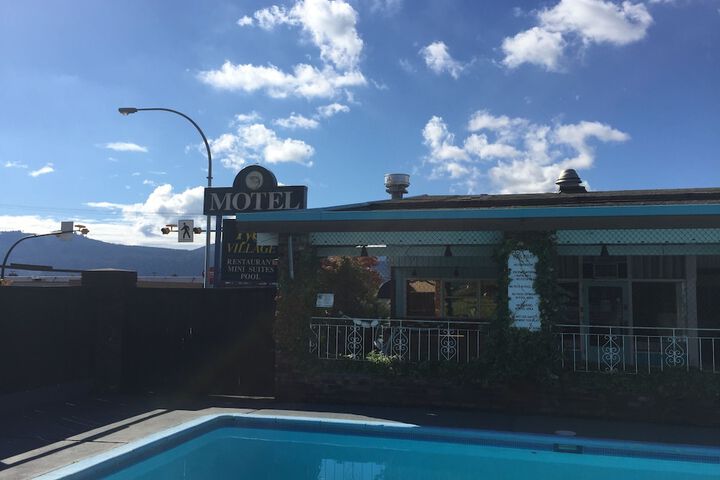 Pool 4 of 20