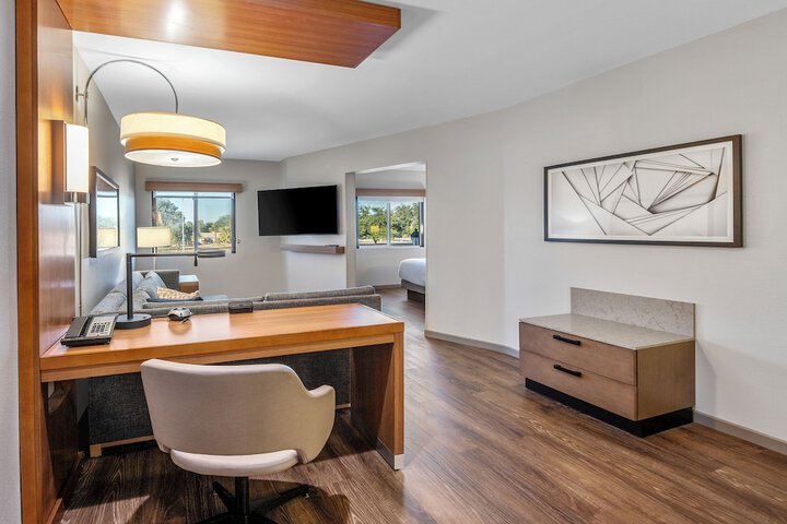 Hyatt Place Phoenix / Chandler-Fashion Center