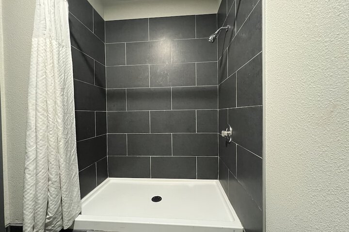 Room 29 of 38