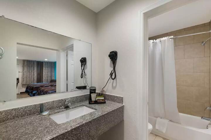 Room 18 of 29
