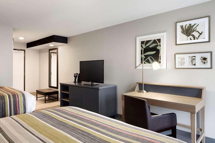 Room 6 of 26