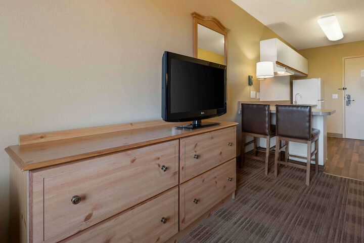 Room 16 of 34