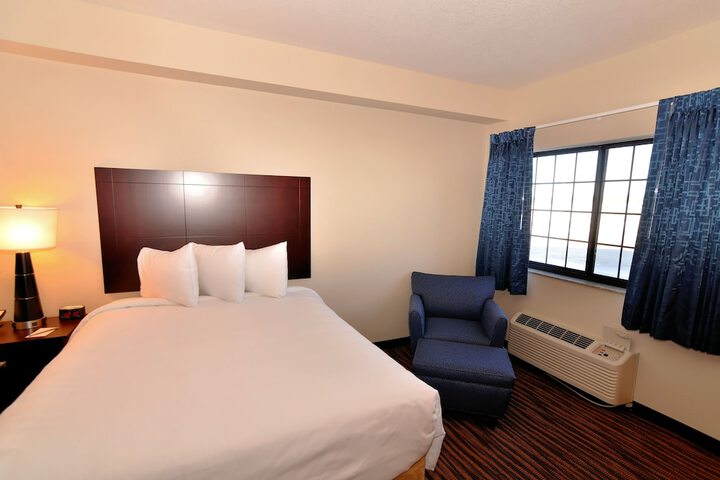 Room 93 of 106