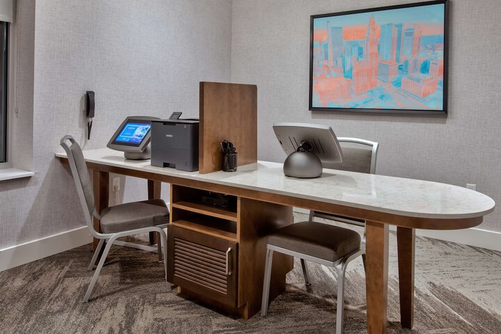 Business Center 26 of 29