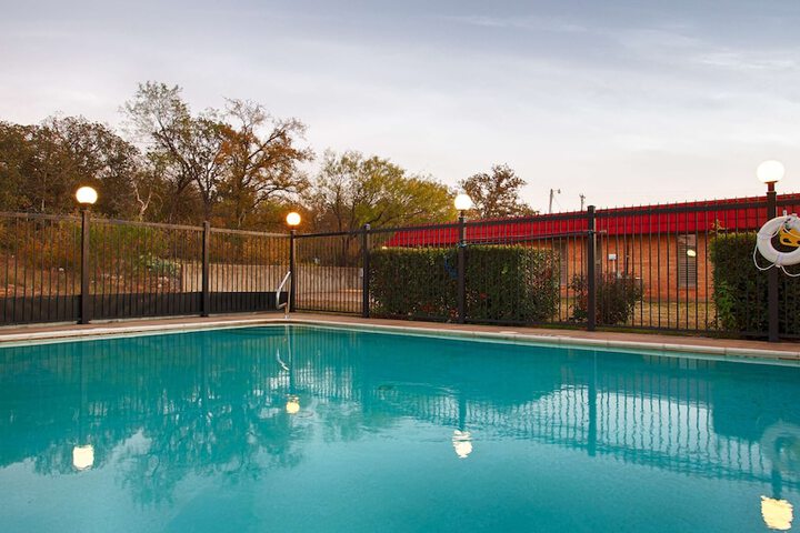 Pool 3 of 18