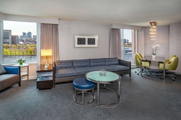 Room 52 of 94