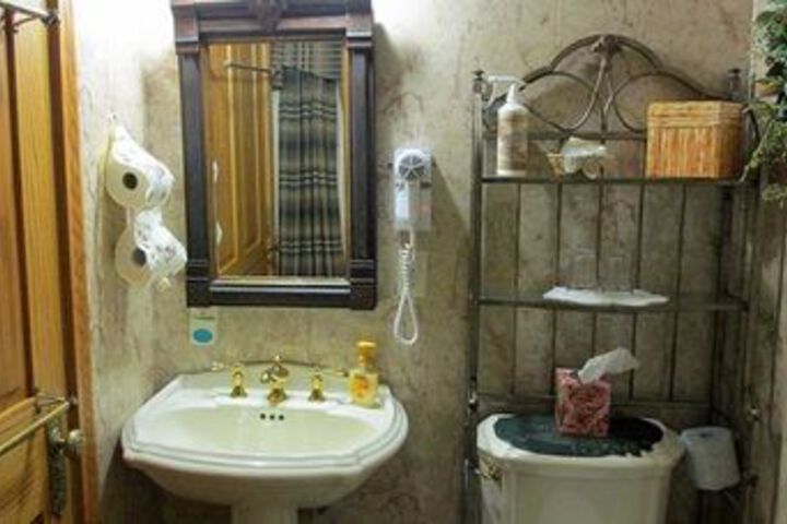 The Hurst House Bed and Breakfast
