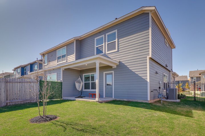 12 Mi to Dtwn Austin: Quiet Home w / Patio & Yard