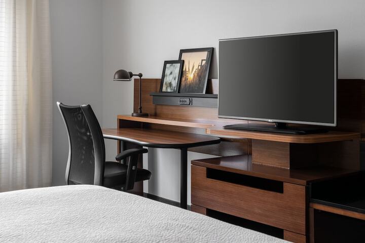 Room 13 of 25
