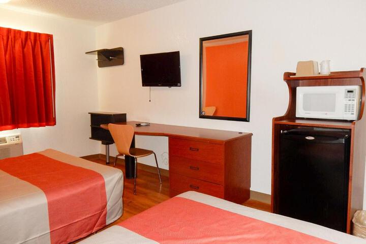 Room 13 of 18