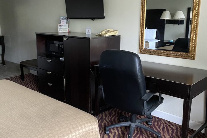 Room 32 of 37