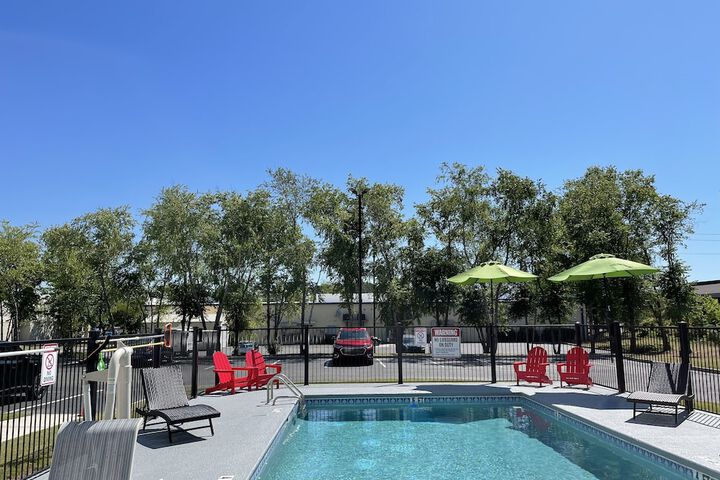 Pool 6 of 44