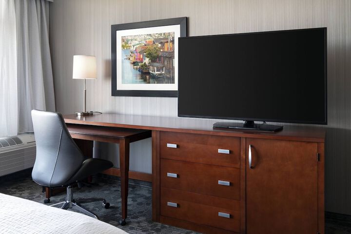 Room 15 of 44