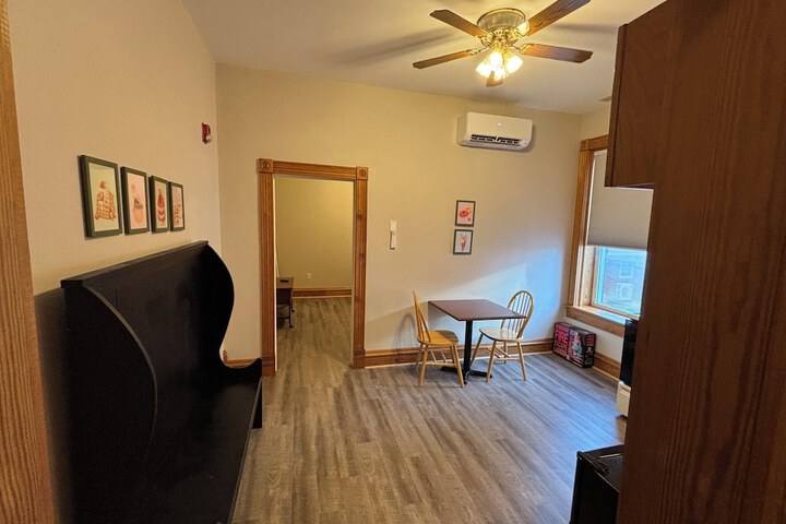 Hermann Crown Suites