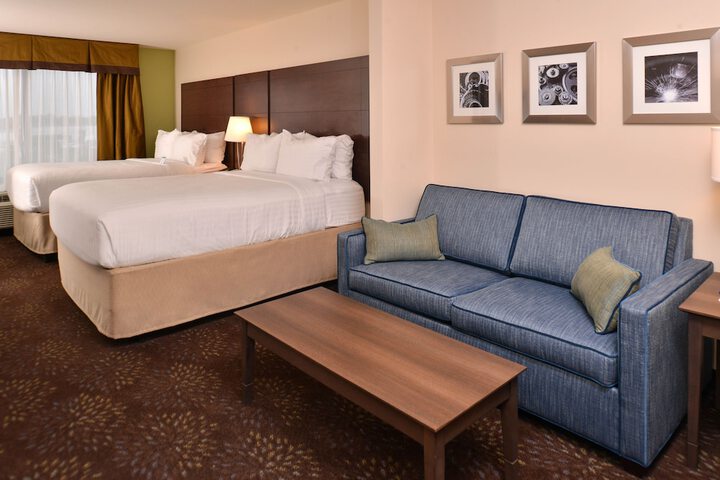 Room 15 of 36
