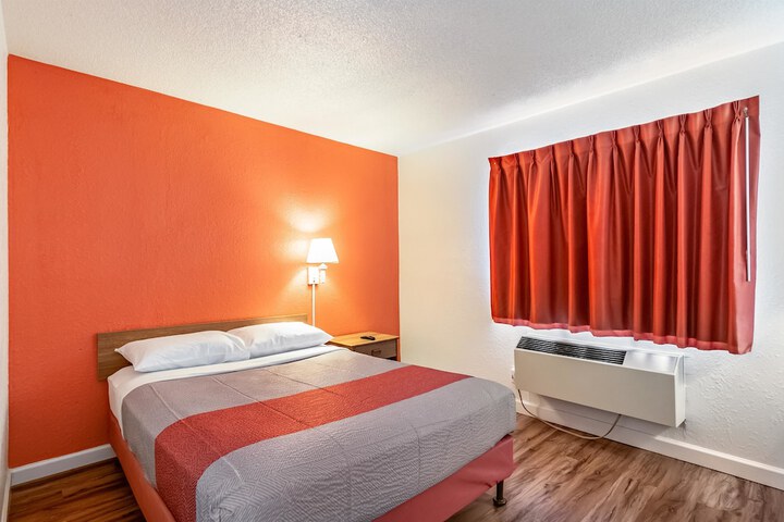 Room 26 of 30