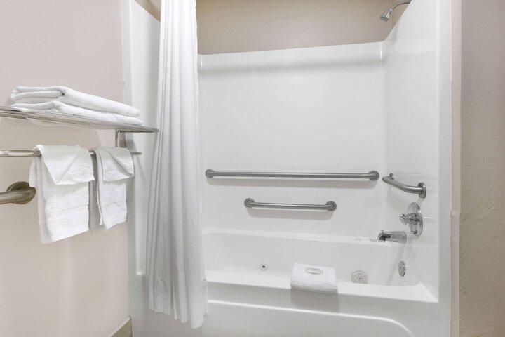 Room 7 of 26