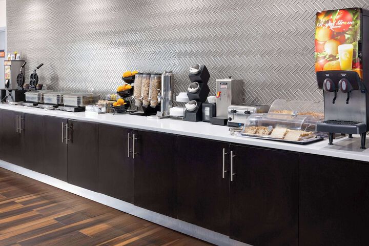 Breakfast/Coffee Service 73 of 77