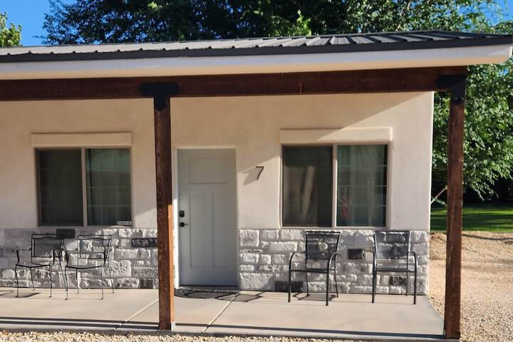 Hurricane Hideaway Lodging