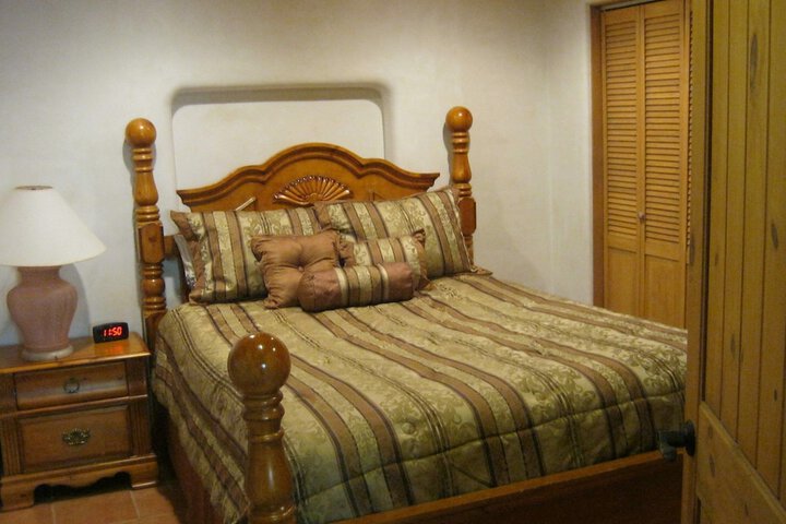 Room 33 of 100
